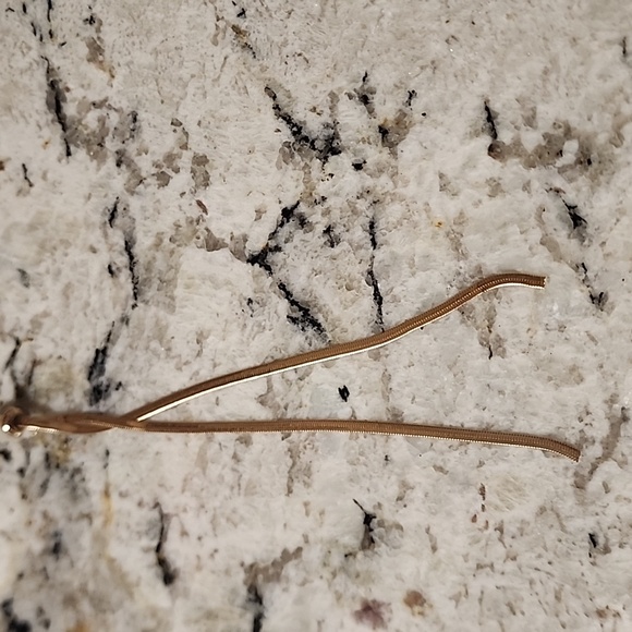 Elegant Gold Lariat Necklace - Picture 6 of 6